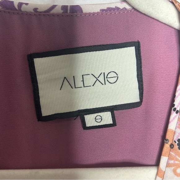 ALEXIS Kari Floral Long-Sleeve Mini Wrap Dress - Picture 14 of 16